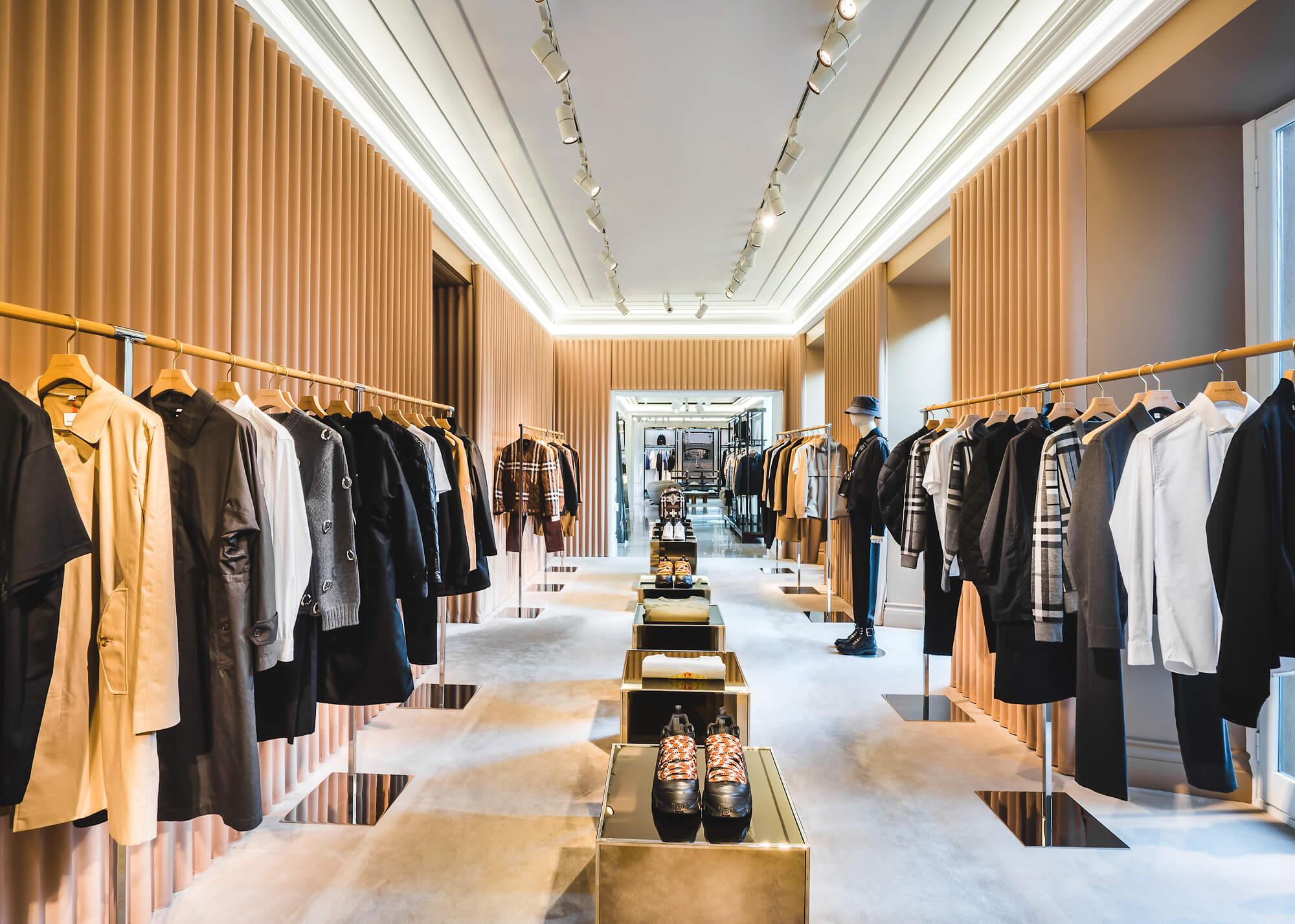 TDM.SPACE | Burberry - EMEA Flagship Photography